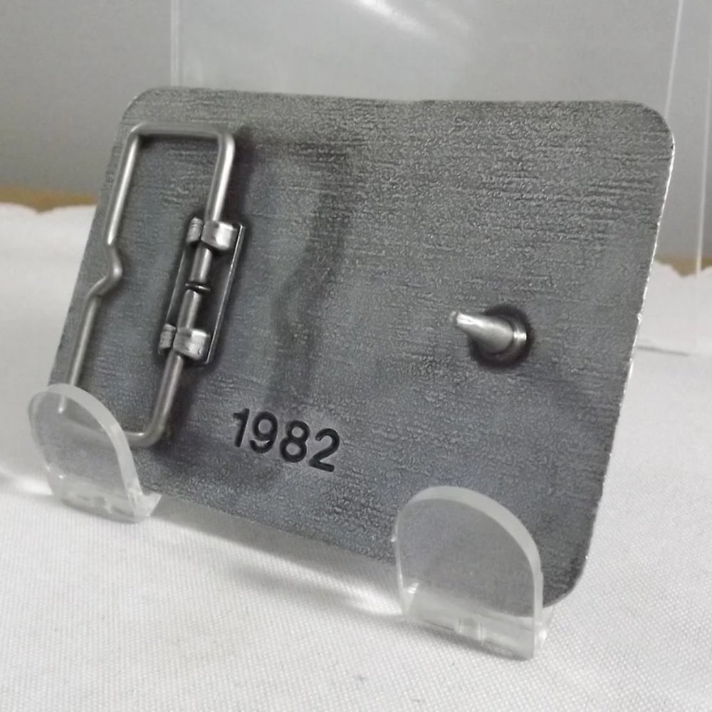 New Holland Reliable Canadian Farmer Belt Buckle - Picture 7 of 9